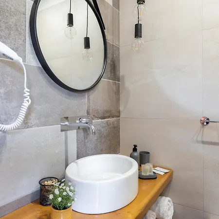 Old בית הארחה 4*