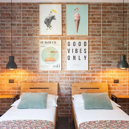 בית הארחה Old 4*